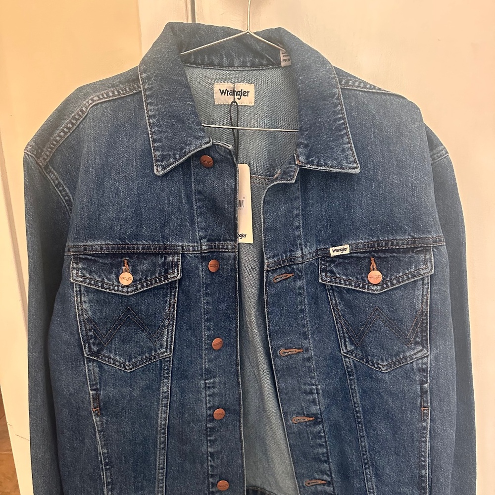 Brand New (w/tags) Wrangler Jean Jacket.  Men's Medium